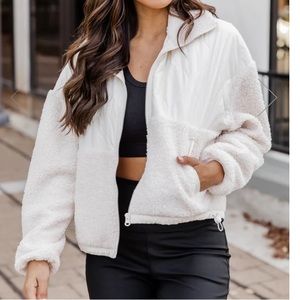 NEW PINK LILY CHANGE OF PLANS IVORY SHERPA ACTIVE JACKET SIZE: M In Ivory